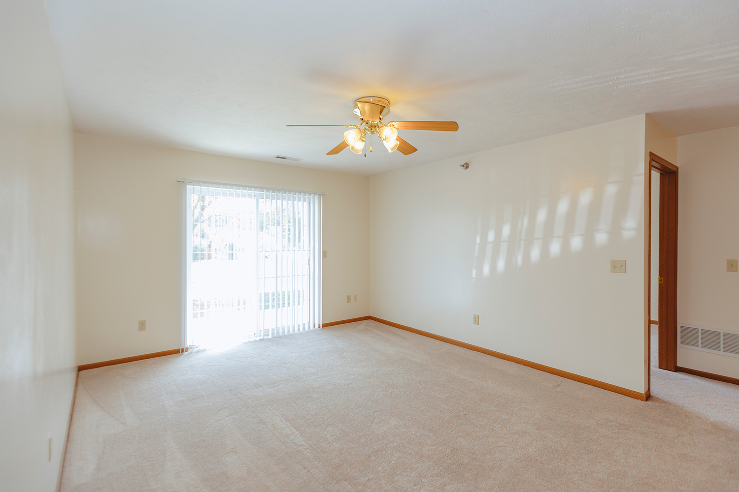 Apartment interior of Sunburst Floorplan: 2 bedroom 972 sq ft