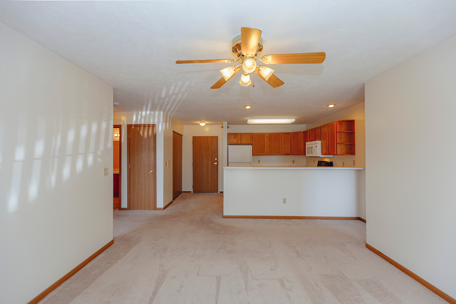 Apartment interior of Sunburst Floorplan: 2 bedroom 972 sq ft