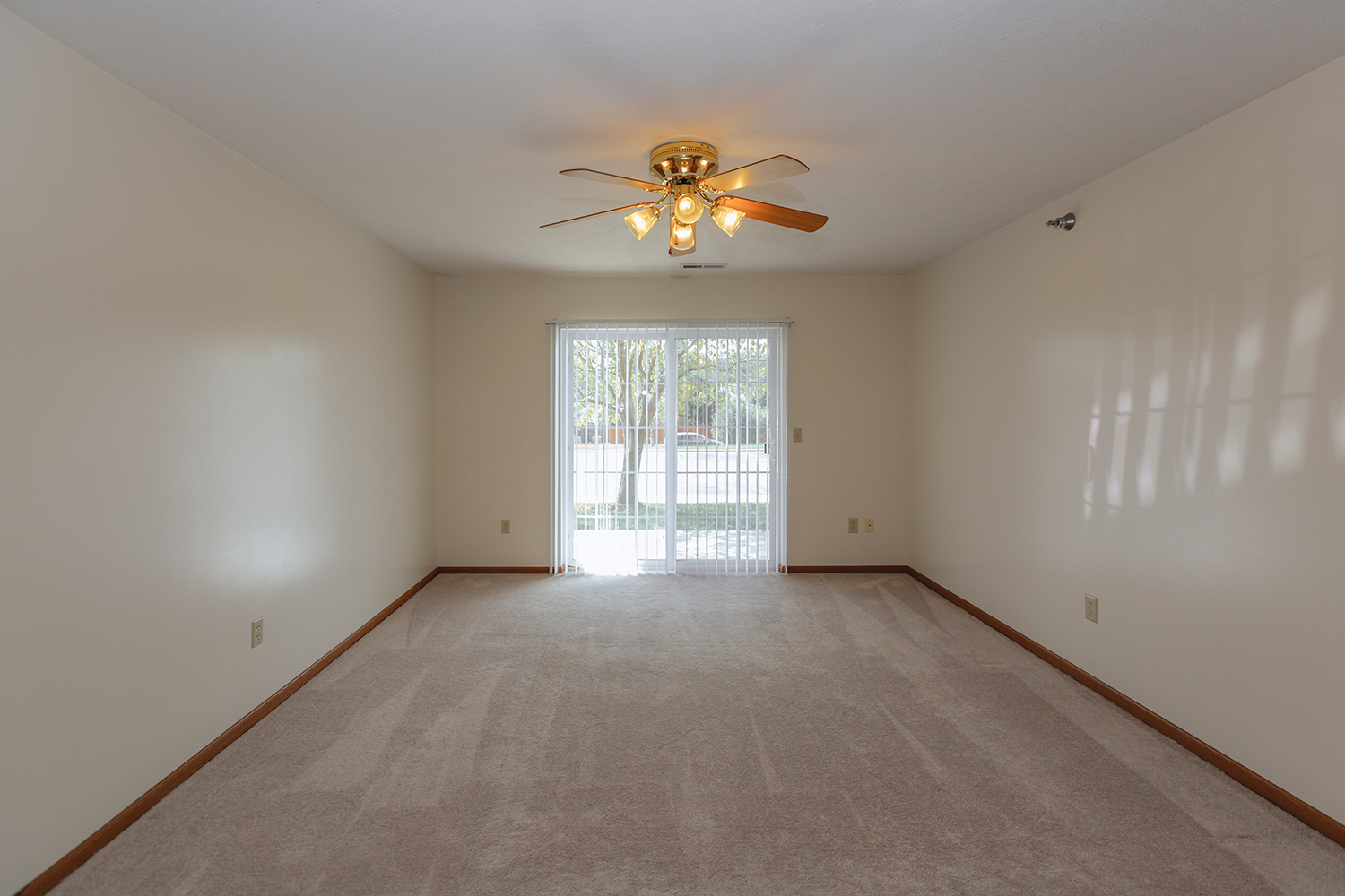 Apartment interior of Sunburst Floorplan: 2 bedroom 972 sq ft