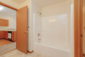 Tub/shower in Sunset Floorplan: 1 bedroom with den