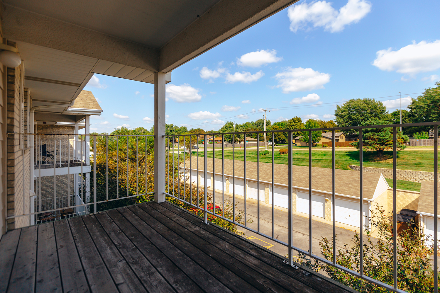 Covered deck of Sunset Floorplan: 1 bedroom with den