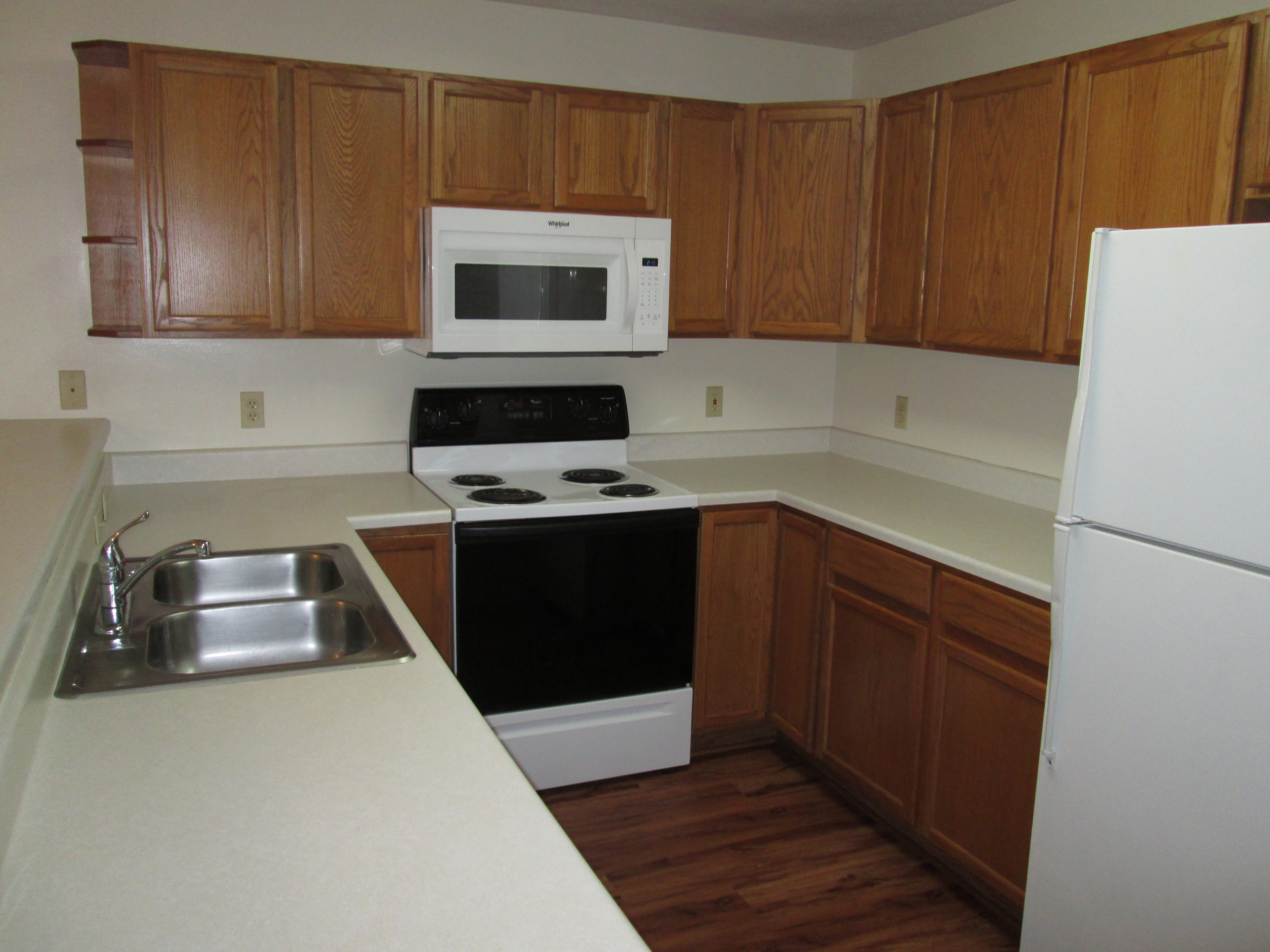 sunridge-apartments-2-bdr-daybreak-kitchen2